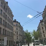 Le Calme De L'opera. * ليون