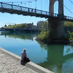 Le Calme De L'opera. ليون