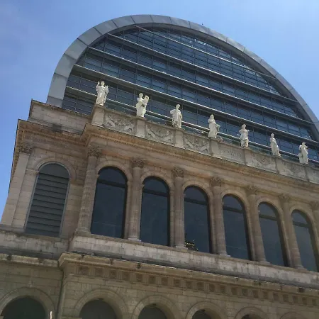 Le Calme De L'opera. アパート *
