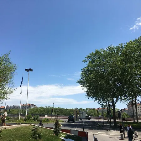 Le Calme De L'opera.