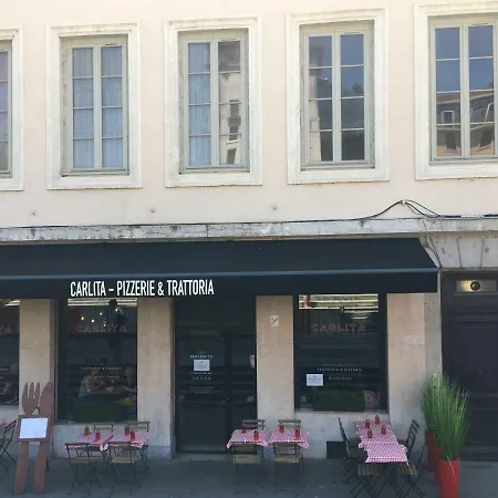 Le Calme De L'opera. * Lyon