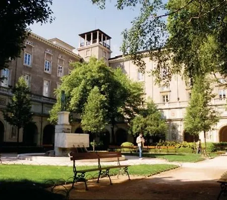 Le Calme De L'opera.